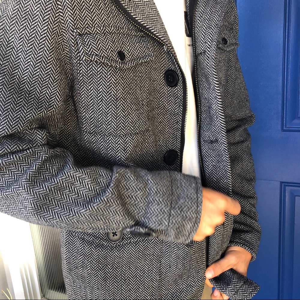 kr3w gray jacket!